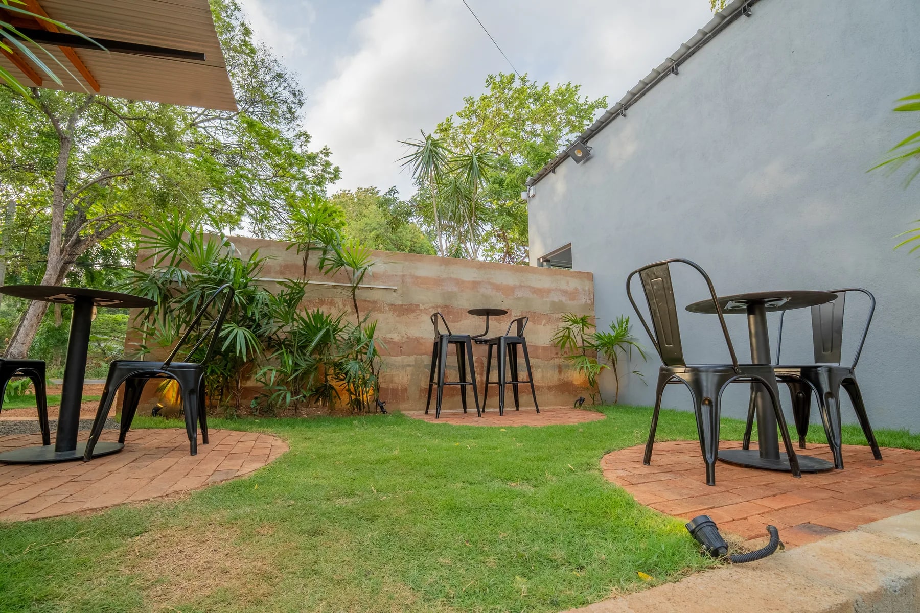 Relaxed garden seating at CoffeeLab